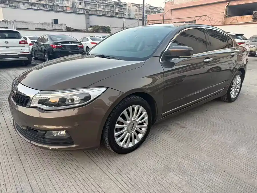 Geely Geely Emgrand в цвете и кузовом – это идеальный выбор среди китайских автомобилей. Доступная цена и надежность гарантированы.