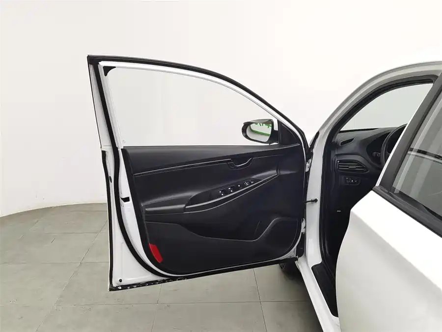 Mercedes-Benz Mercedes-Benz CLA (Imported) в цвете и кузовом – это идеальный выбор среди китайских автомобилей. Доступная цена и надежность гарантированы.
