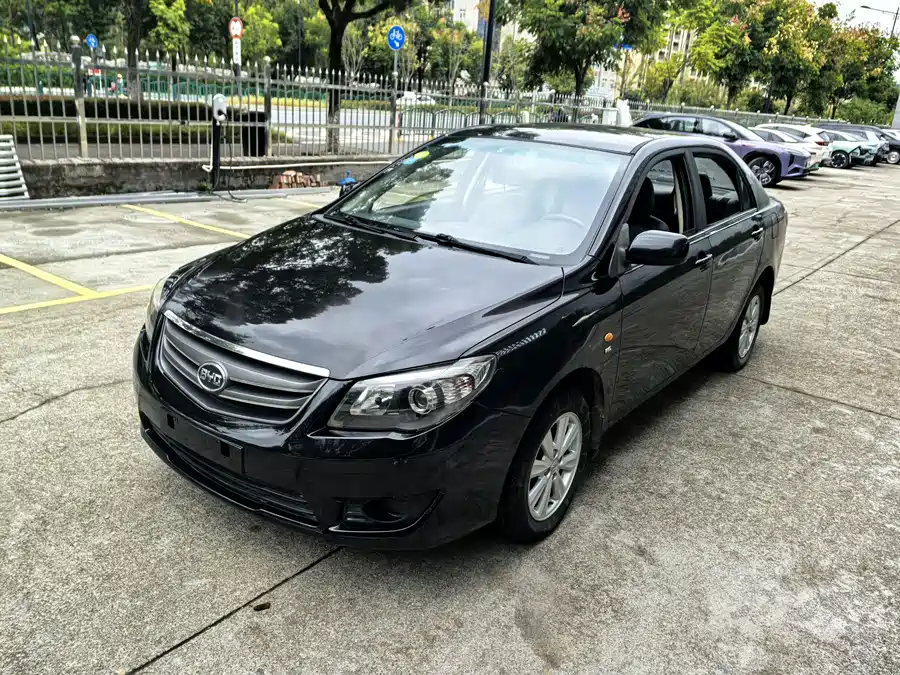 Geely Geely PREFACE в цвете и кузовом – это идеальный выбор среди китайских автомобилей. Доступная цена и надежность гарантированы.