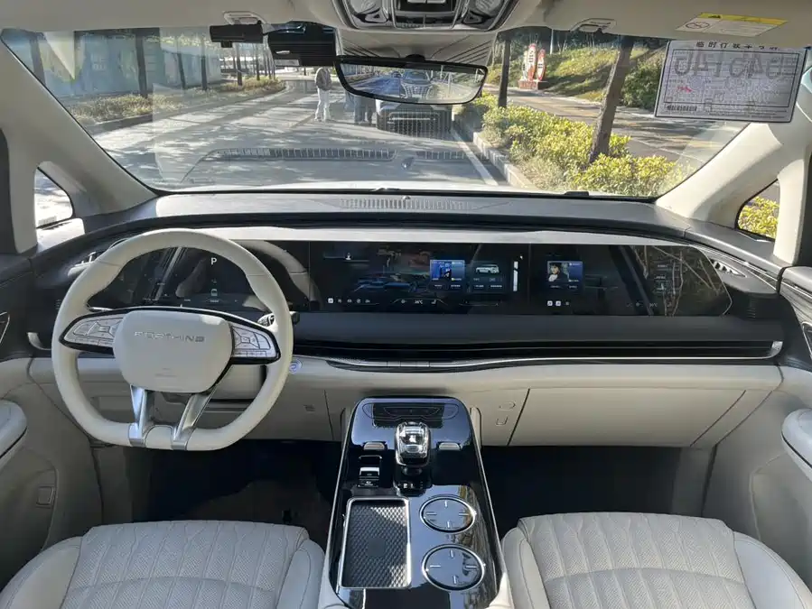 Land Rover Land Rover Defender в цвете и кузовом – это идеальный выбор среди китайских автомобилей. Доступная цена и надежность гарантированы.