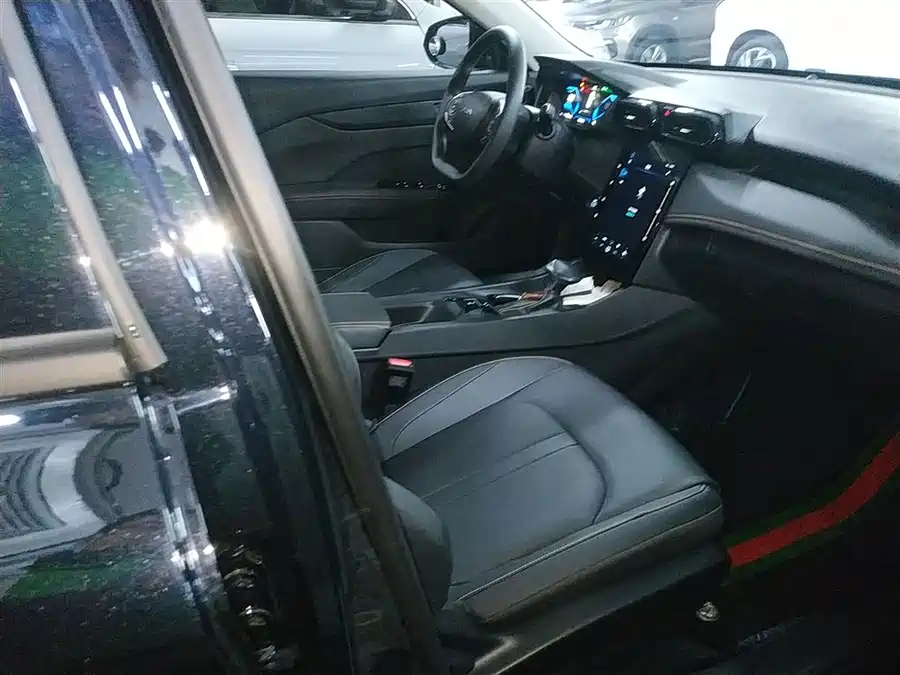 Mercedes-Benz Mercedes-Benz S-Class в цвете и кузовом – это идеальный выбор среди китайских автомобилей. Доступная цена и надежность гарантированы.
