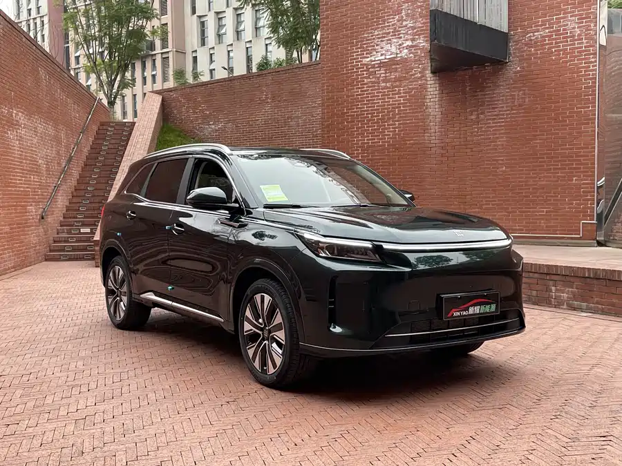 212 212 T01 в цвете и кузовом – это идеальный выбор среди китайских автомобилей. Доступная цена и надежность гарантированы.