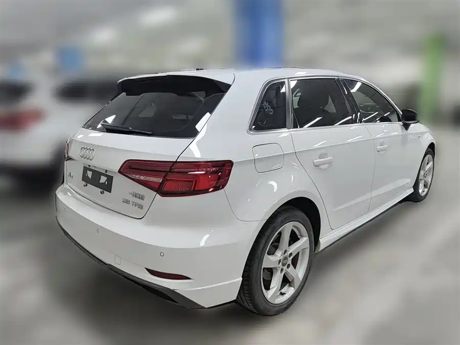 Audi Audi A3 в цвете и кузовом – это идеальный выбор среди китайских автомобилей. Доступная цена и надежность гарантированы.