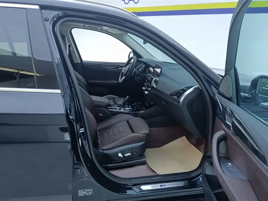 WuLing Wuling Hongguang в цвете и кузовом – это идеальный выбор среди китайских автомобилей. Доступная цена и надежность гарантированы.