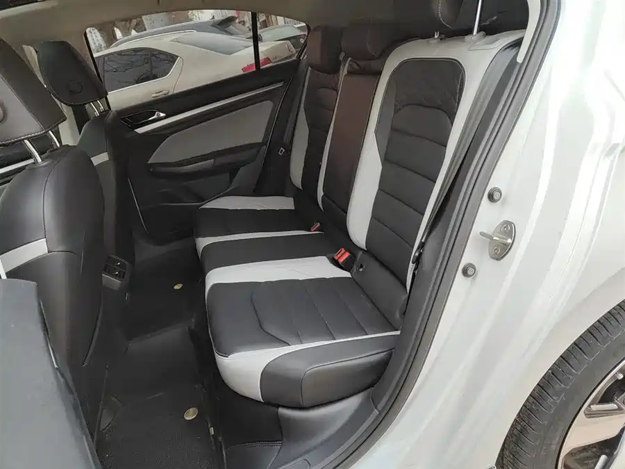 Land Rover Land Rover Range Rover Sport в цвете и кузовом – это идеальный выбор среди китайских автомобилей. Доступная цена и надежность гарантированы.