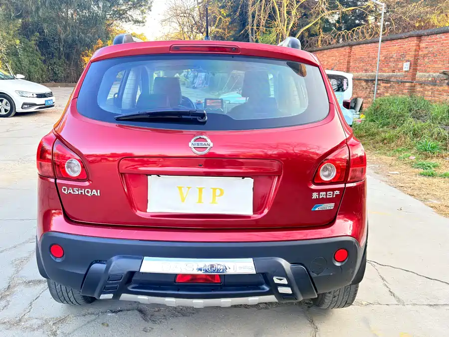 Nissan Nissan Qashqai в цвете и кузовом – это идеальный выбор среди китайских автомобилей. Доступная цена и надежность гарантированы.