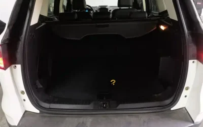Land Rover Land Rover Discovery в цвете и кузовом – это идеальный выбор среди китайских автомобилей. Доступная цена и надежность гарантированы.
