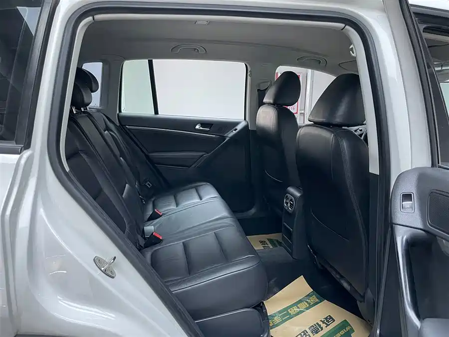 BYD BYD Qin PLUS в цвете и кузовом – это идеальный выбор среди китайских автомобилей. Доступная цена и надежность гарантированы.