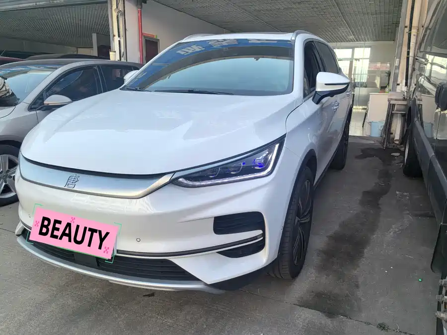 Changan Changan UNI-V в цвете и кузовом – это идеальный выбор среди китайских автомобилей. Доступная цена и надежность гарантированы.