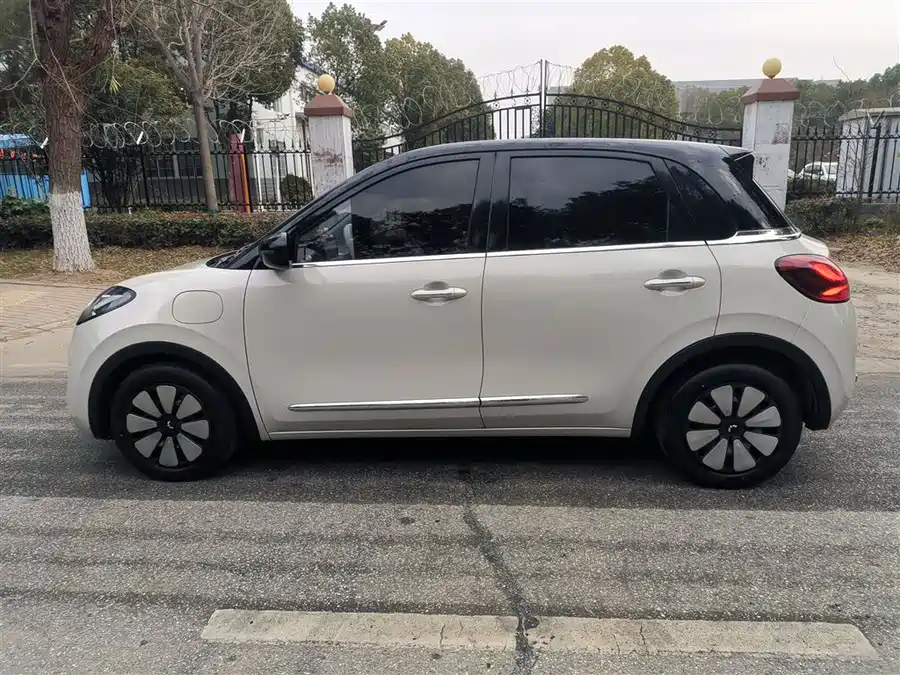 WuLing Wuling Bingo в цвете и кузовом – это идеальный выбор среди китайских автомобилей. Доступная цена и надежность гарантированы.