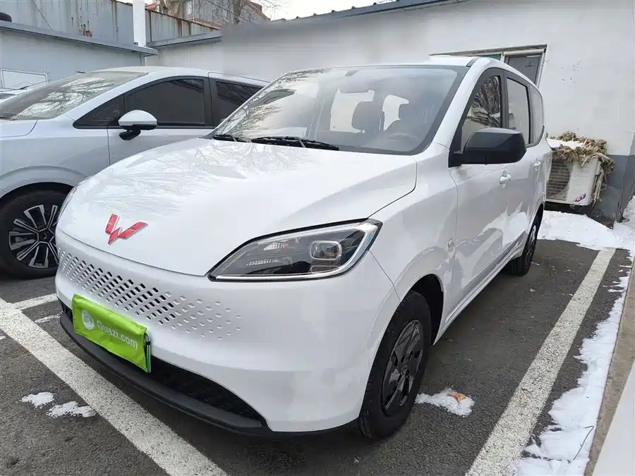 WuLing Wuling Hongguang в цвете и кузовом – это идеальный выбор среди китайских автомобилей. Доступная цена и надежность гарантированы.