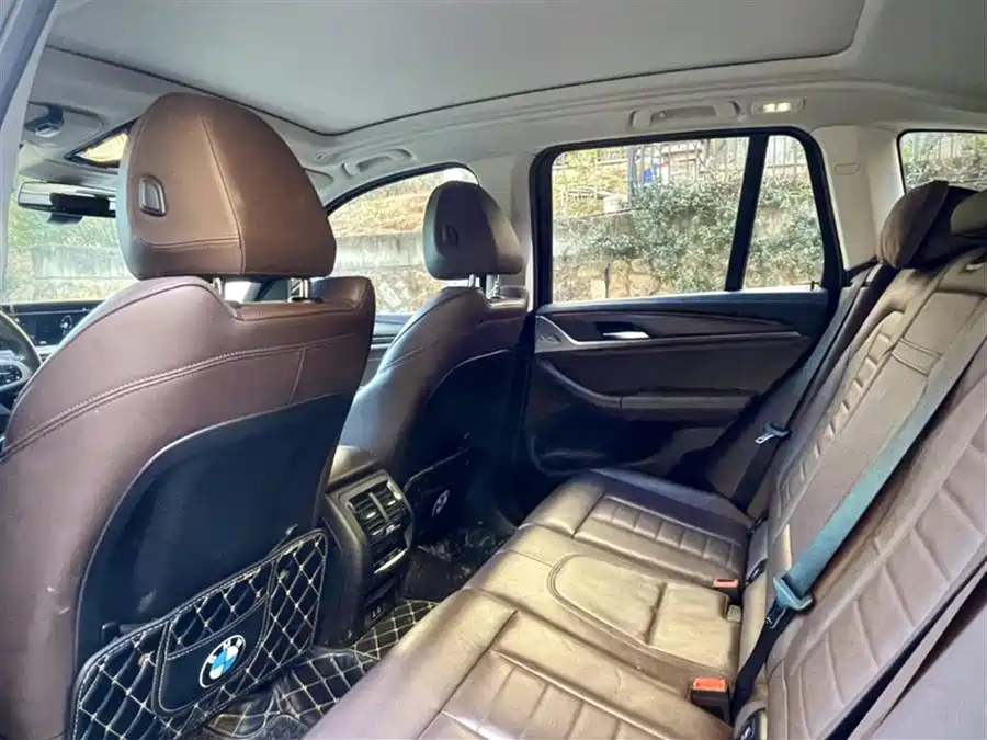 BMW BMW X3 в цвете и кузовом – это идеальный выбор среди китайских автомобилей. Доступная цена и надежность гарантированы.