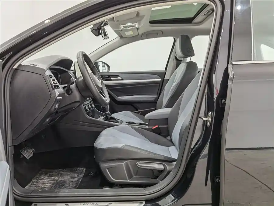 Buick Buick GL8 в цвете и кузовом – это идеальный выбор среди китайских автомобилей. Доступная цена и надежность гарантированы.