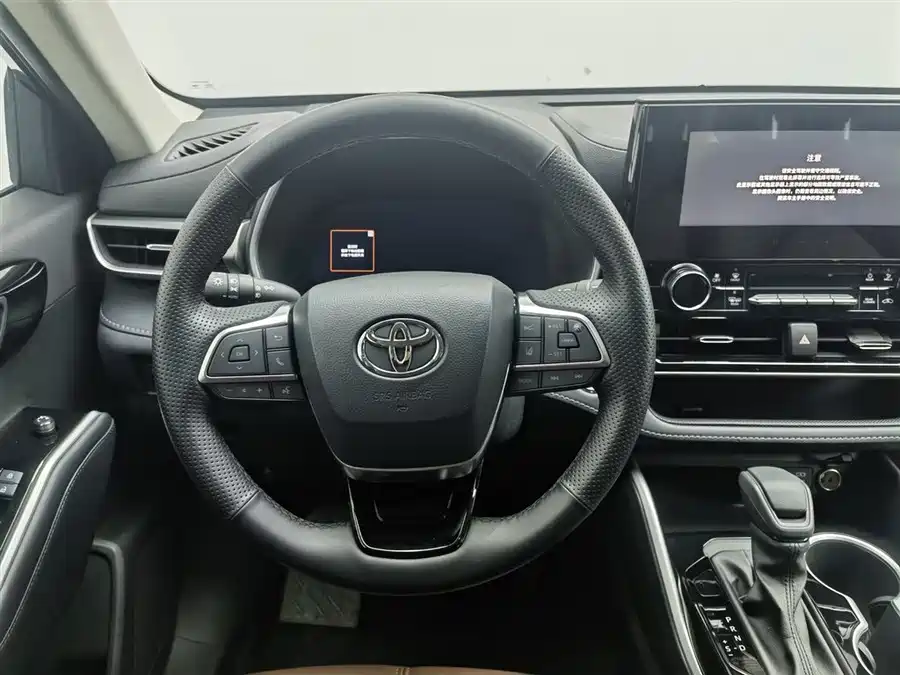 Toyota Toyota Highlander в цвете и кузовом – это идеальный выбор среди китайских автомобилей. Доступная цена и надежность гарантированы.