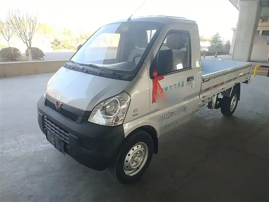 WuLing Wuling Rongguang light truck в цвете и кузовом – это идеальный выбор среди китайских автомобилей. Доступная цена и надежность гарантированы.