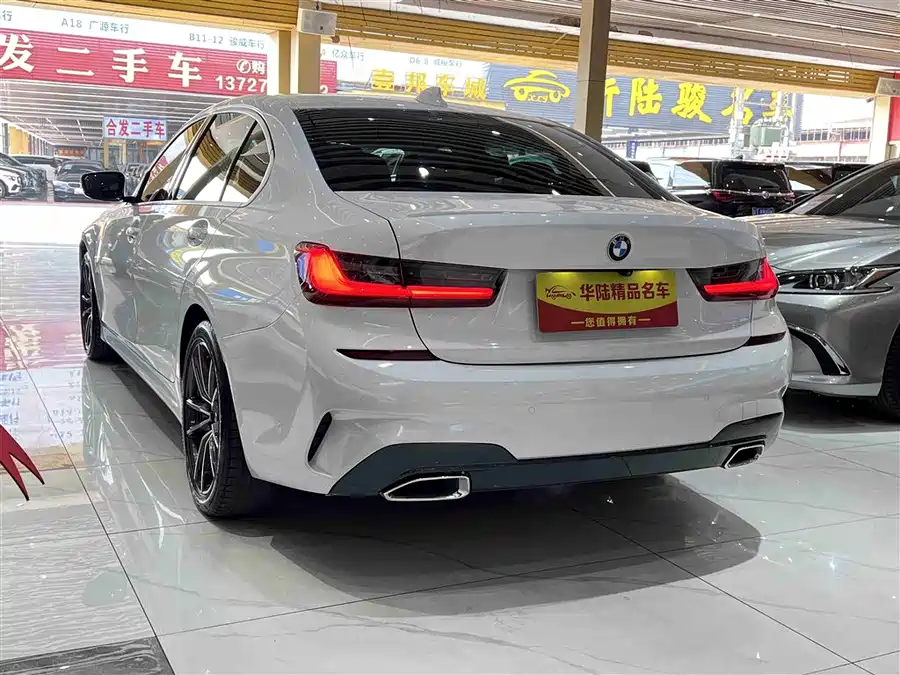 BMW BMW 3 Series в цвете и кузовом – это идеальный выбор среди китайских автомобилей. Доступная цена и надежность гарантированы.