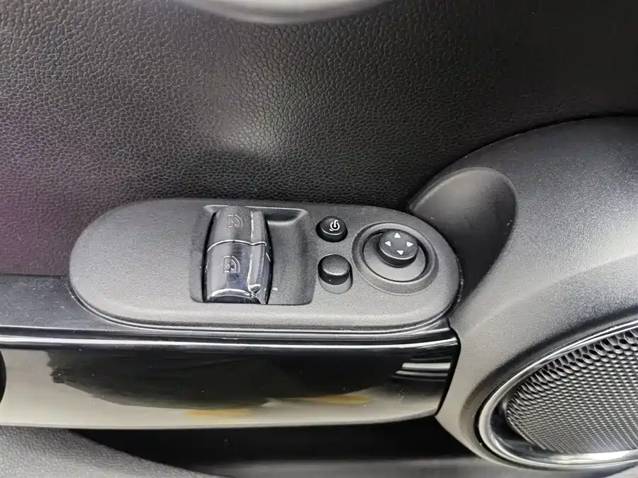 MINI MINI в цвете и кузовом – это идеальный выбор среди китайских автомобилей. Доступная цена и надежность гарантированы.