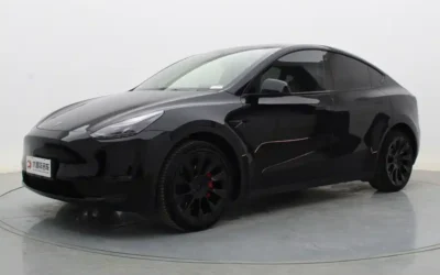 Tesla Tesla Model 3 в цвете и кузовом – это идеальный выбор среди китайских автомобилей. Доступная цена и надежность гарантированы.