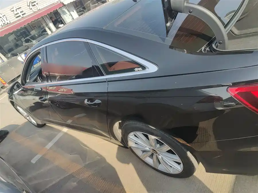 Audi Audi A6L в цвете и кузовом – это идеальный выбор среди китайских автомобилей. Доступная цена и надежность гарантированы.