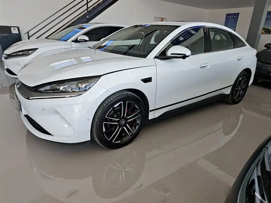Tesla Tesla Model Y в цвете и кузовом – это идеальный выбор среди китайских автомобилей. Доступная цена и надежность гарантированы.