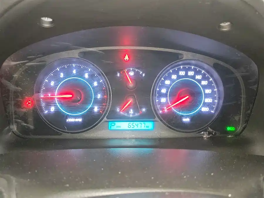 Chevrolet Chevrolet Captiva в цвете и кузовом – это идеальный выбор среди китайских автомобилей. Доступная цена и надежность гарантированы.