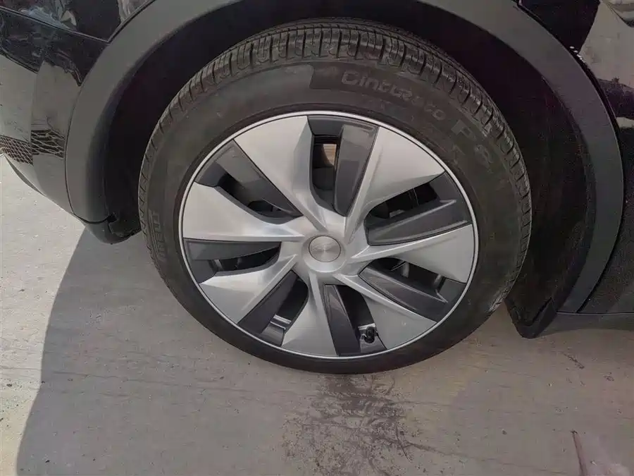 Tesla Tesla Model Y в цвете и кузовом – это идеальный выбор среди китайских автомобилей. Доступная цена и надежность гарантированы.