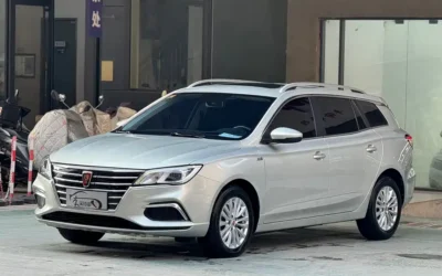Roewe Roewe RX5 в цвете и кузовом – это идеальный выбор среди китайских автомобилей. Доступная цена и надежность гарантированы.