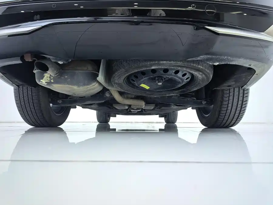 Tesla Tesla Model 3 в цвете и кузовом – это идеальный выбор среди китайских автомобилей. Доступная цена и надежность гарантированы.
