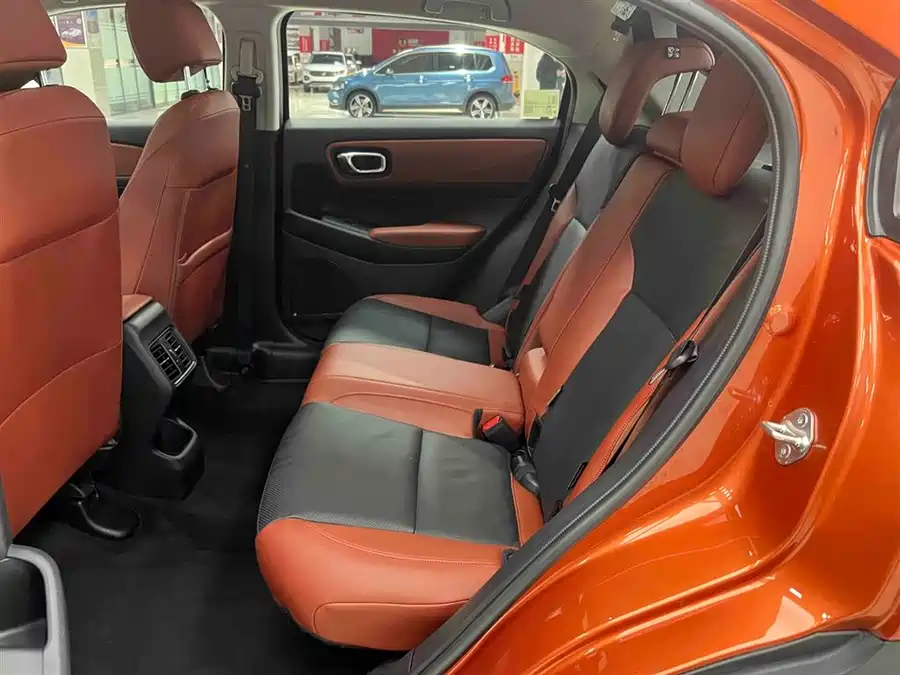 Mercedes-Benz Mercedes-Benz E-Class в цвете и кузовом – это идеальный выбор среди китайских автомобилей. Доступная цена и надежность гарантированы.
