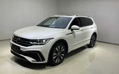 Volkswagen Volkswagen Santana в цвете и кузовом – это идеальный выбор среди китайских автомобилей. Доступная цена и надежность гарантированы.