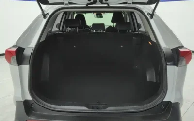 Toyota Toyota Crown в цвете и кузовом – это идеальный выбор среди китайских автомобилей. Доступная цена и надежность гарантированы.