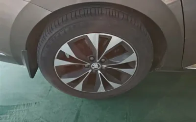 Skoda Skoda Fabia в цвете и кузовом – это идеальный выбор среди китайских автомобилей. Доступная цена и надежность гарантированы.