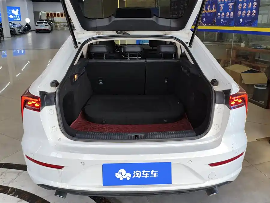 BYD BYD Qin EV в цвете и кузовом – это идеальный выбор среди китайских автомобилей. Доступная цена и надежность гарантированы.