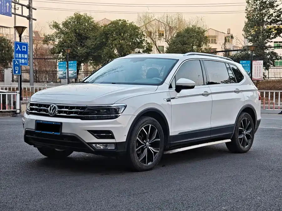 Volkswagen Volkswagen Tiguan L в цвете и кузовом – это идеальный выбор среди китайских автомобилей. Доступная цена и надежность гарантированы.