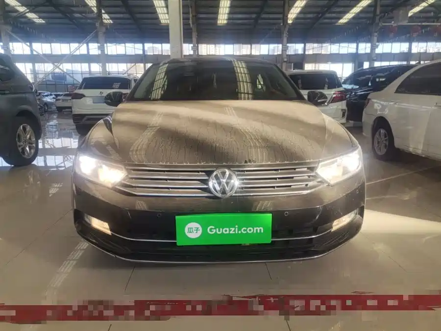 Volkswagen Volkswagen Magotan в цвете и кузовом – это идеальный выбор среди китайских автомобилей. Доступная цена и надежность гарантированы.