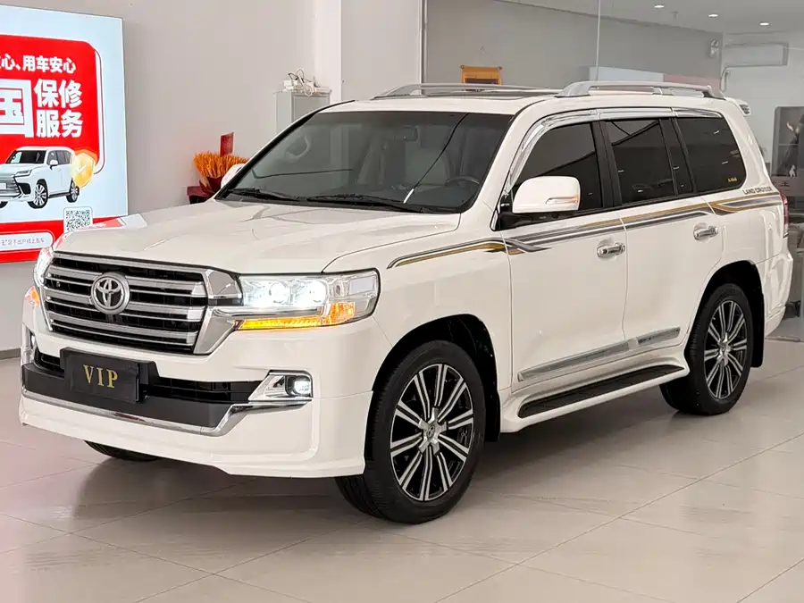 Toyota Toyota Land Cruiser в цвете и кузовом – это идеальный выбор среди китайских автомобилей. Доступная цена и надежность гарантированы.