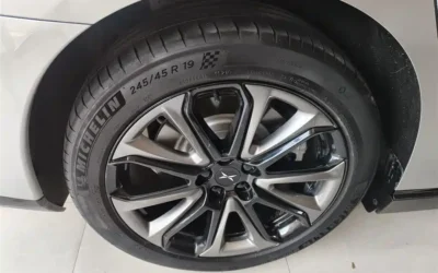 Geely Geely Emgrand в цвете и кузовом – это идеальный выбор среди китайских автомобилей. Доступная цена и надежность гарантированы.
