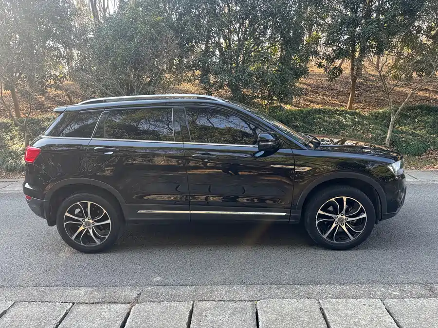 Haval Haval H6 Coupe в цвете и кузовом – это идеальный выбор среди китайских автомобилей. Доступная цена и надежность гарантированы.
