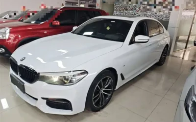 BMW BMW 3 Series в цвете и кузовом – это идеальный выбор среди китайских автомобилей. Доступная цена и надежность гарантированы.