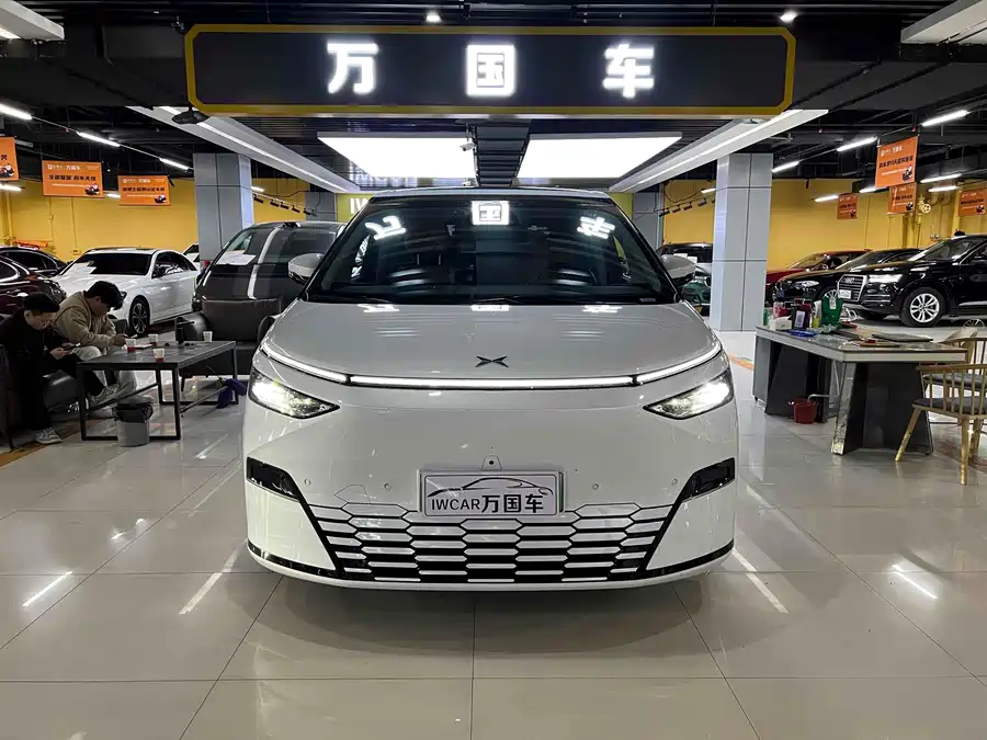 Xpeng Xpeng X9 в цвете и кузовом – это идеальный выбор среди китайских автомобилей. Доступная цена и надежность гарантированы.