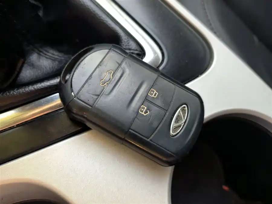Chery Chery Arrizo 8 в цвете и кузовом – это идеальный выбор среди китайских автомобилей. Доступная цена и надежность гарантированы.