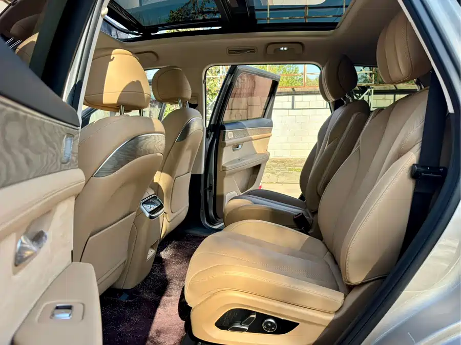 Land Rover Land Rover Range Rover в цвете и кузовом – это идеальный выбор среди китайских автомобилей. Доступная цена и надежность гарантированы.
