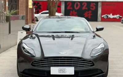 Aston Martin Aston Martin DB11 в цвете и кузовом – это идеальный выбор среди китайских автомобилей. Доступная цена и надежность гарантированы.