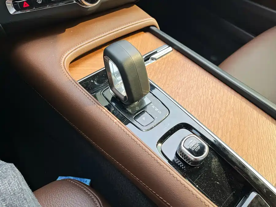 Volvo Volvo S90 в цвете и кузовом – это идеальный выбор среди китайских автомобилей. Доступная цена и надежность гарантированы.