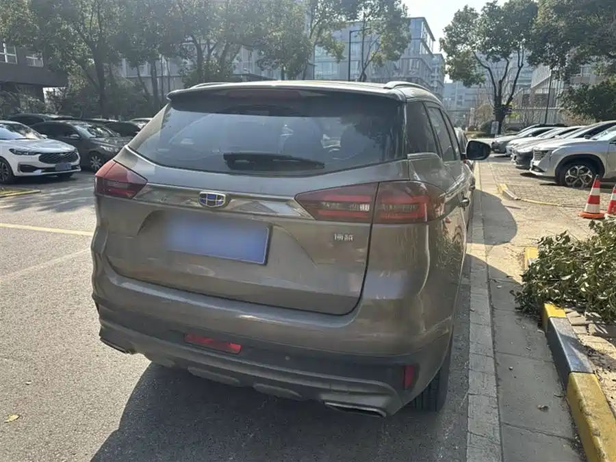Volkswagen Volkswagen Magotan в цвете и кузовом – это идеальный выбор среди китайских автомобилей. Доступная цена и надежность гарантированы.