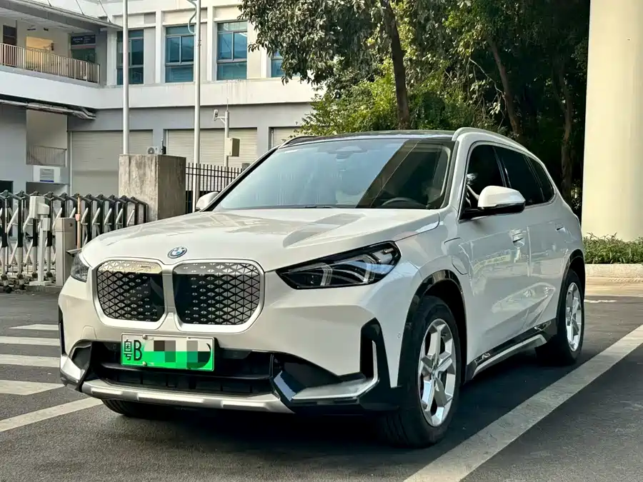 BMW BMW X1 в цвете и кузовом – это идеальный выбор среди китайских автомобилей. Доступная цена и надежность гарантированы.