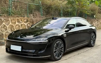 Stelato Stelato S9 в цвете и кузовом – это идеальный выбор среди китайских автомобилей. Доступная цена и надежность гарантированы.