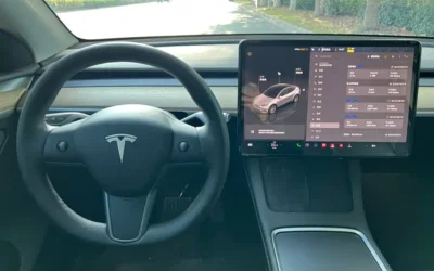 Tesla Tesla Model 3 в цвете и кузовом – это идеальный выбор среди китайских автомобилей. Доступная цена и надежность гарантированы.