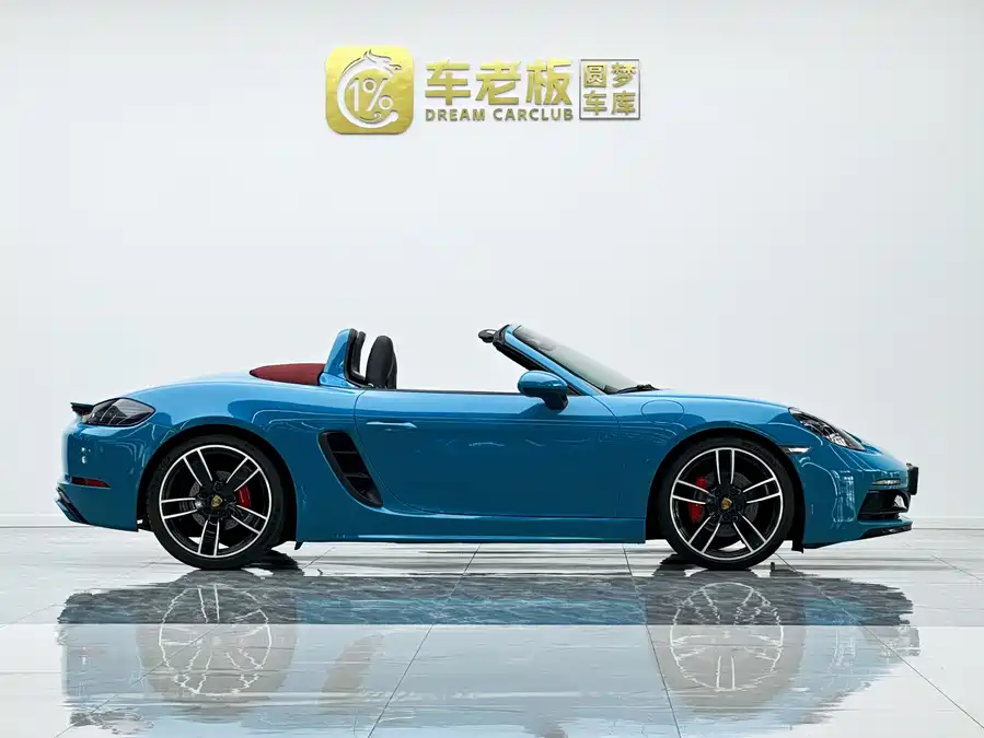 Porsche Porsche 718 в цвете и кузовом – это идеальный выбор среди китайских автомобилей. Доступная цена и надежность гарантированы.