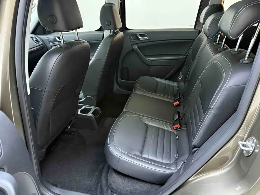 Skoda Skoda Yeti в цвете и кузовом – это идеальный выбор среди китайских автомобилей. Доступная цена и надежность гарантированы.
